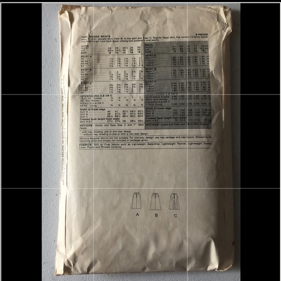 Vogue Pattern Set 7444 - Picture 2 of 2